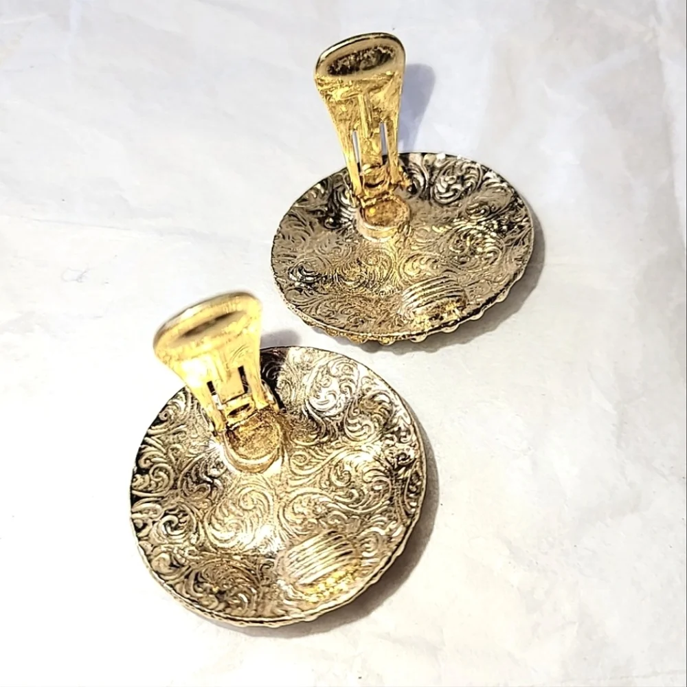 GREEN GLASS & GOLDTONE LARGE CLIP-ON EARRINGS - Picture 3 of 5